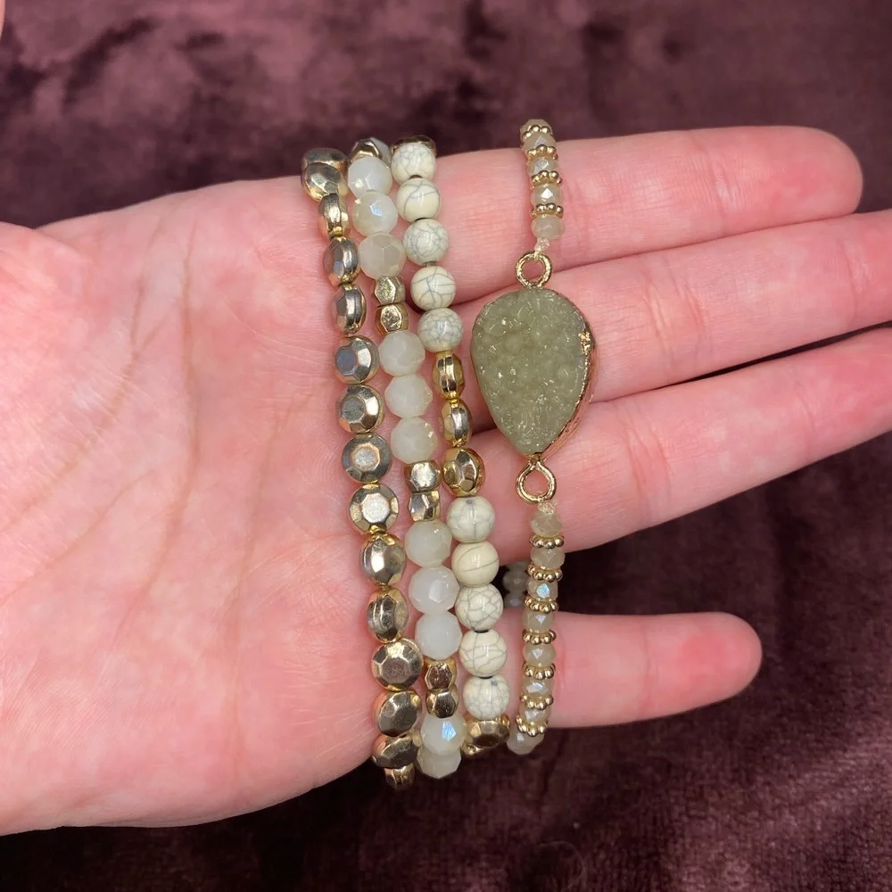 4 elastic bracelets - Picture 2 of 2